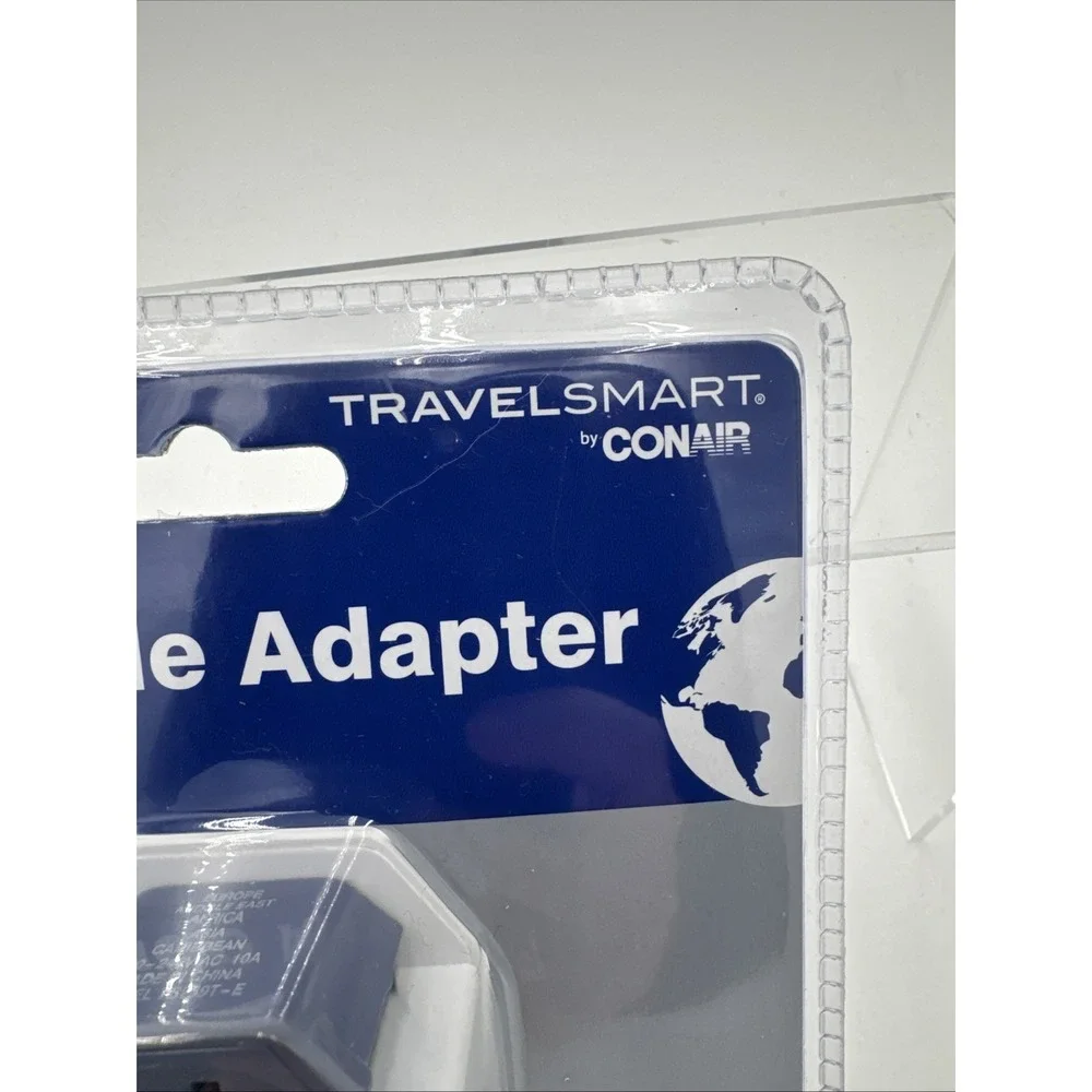 Worldwide Adapter with USB port Travelsmart by‎ Conair - BRAND NEW -